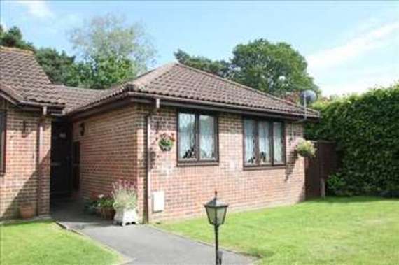 2 bedroom Bungalow f...